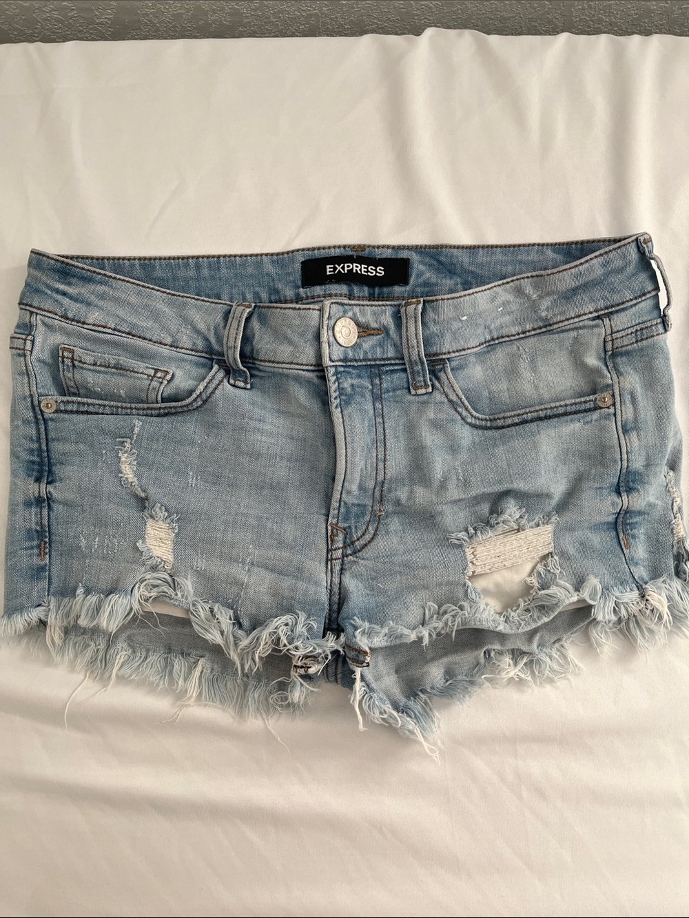 Express Light Blue Distressed Denim Cutoff Shorts SHORTIE RELAXED LOW RISE s/6